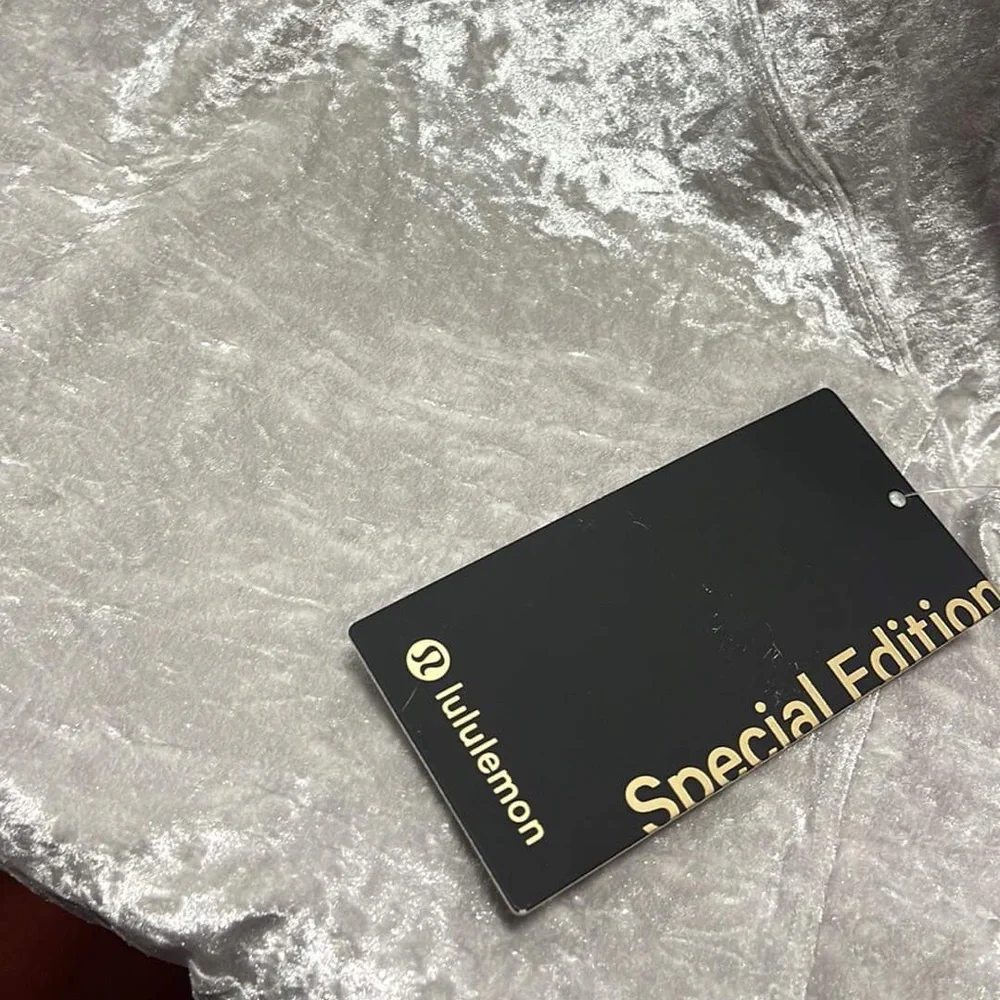 NWT Lululemon VELVET Set - Picture 4 of 6